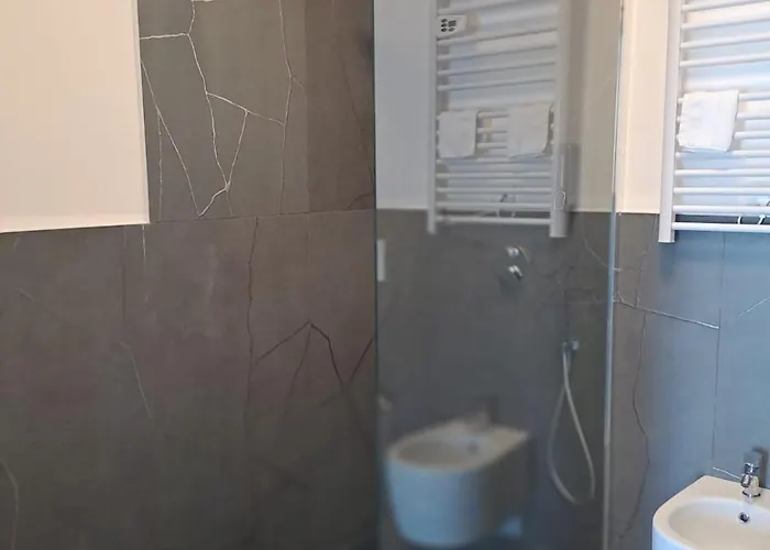 住宿加早餐酒店 Clarosa 皮佐